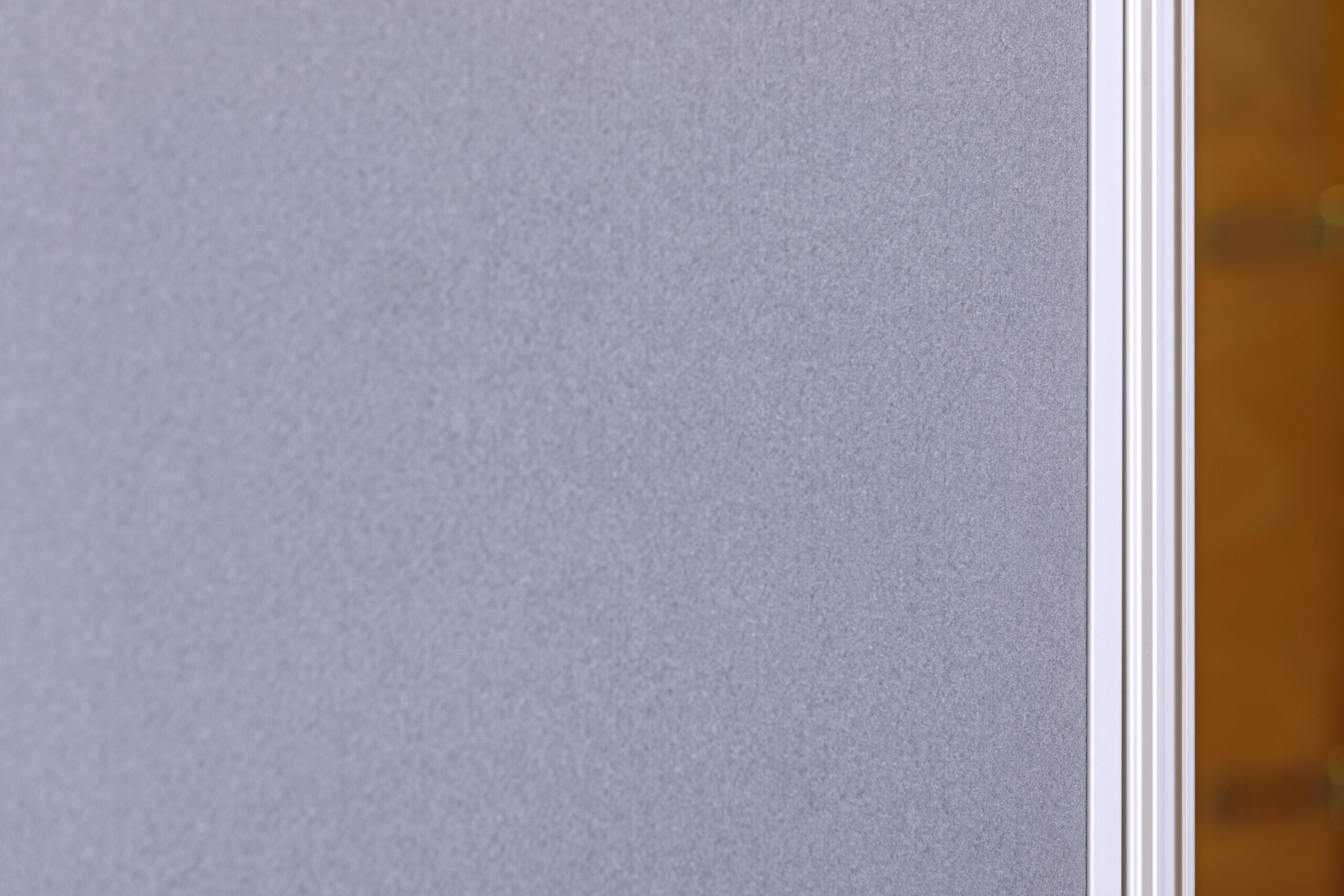 Pinnwandoberfläche mit Filz bezogen